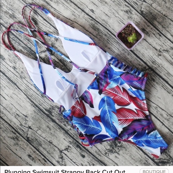 New Plunging v neck strappy swimsuit - Picture 7 of 7